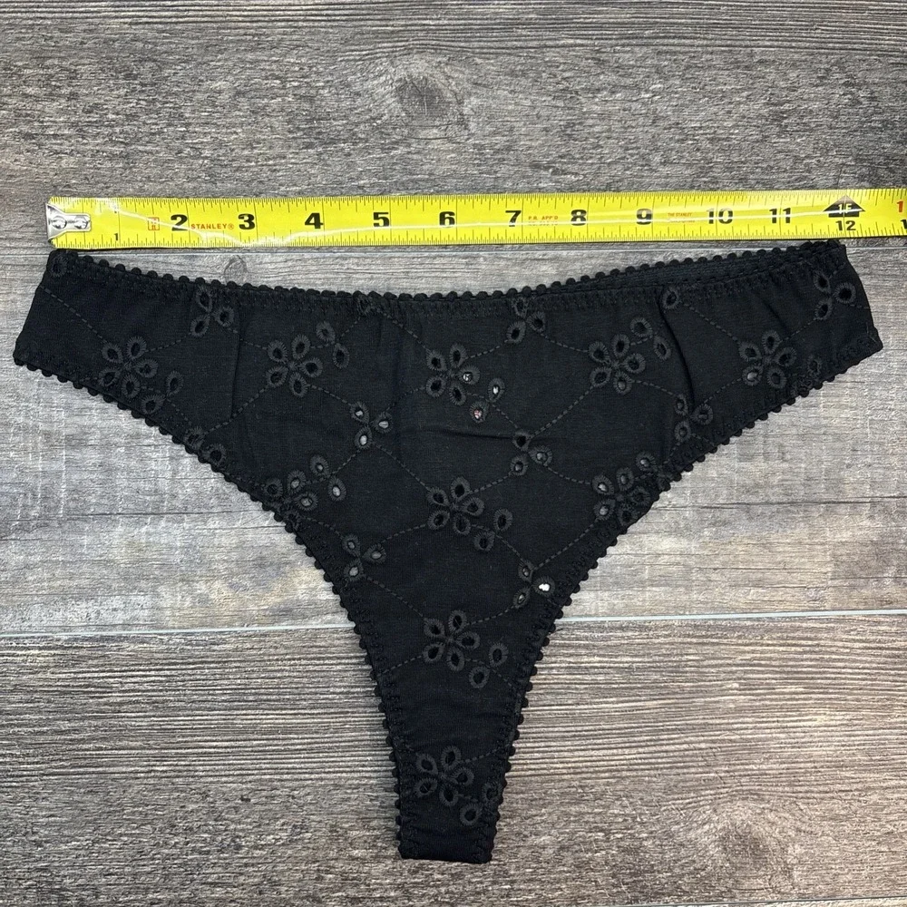 Free People Intimately Homegrown Thong Panties‎ Women's Small Black Eyelet Lace